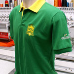 Camisa polo verde e amarela